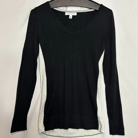 Banana Republic Women's Black and White Long Sleeve Sweater Size XS‎ - Picture 1 of 4